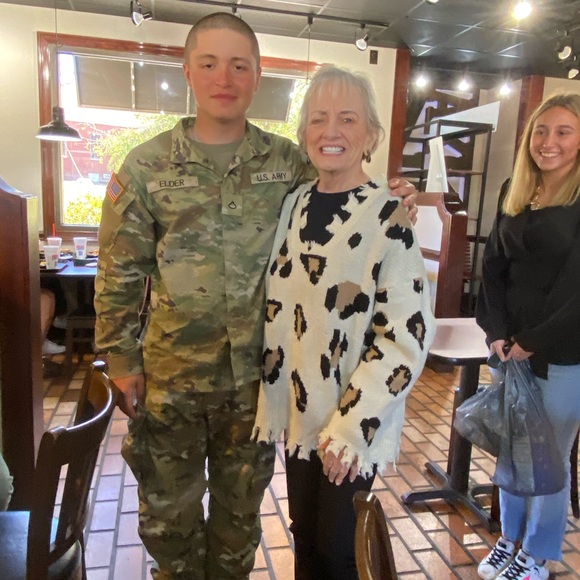 Meet your Posher, Mary - Picture 2 of 16